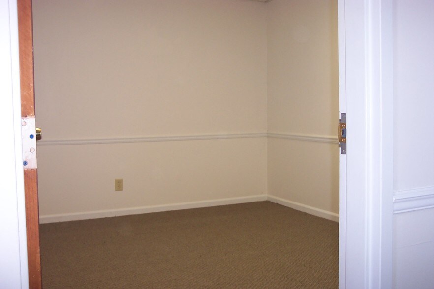 More Photos Of 2175 Highpoint Rd, Snellville Coworking Space