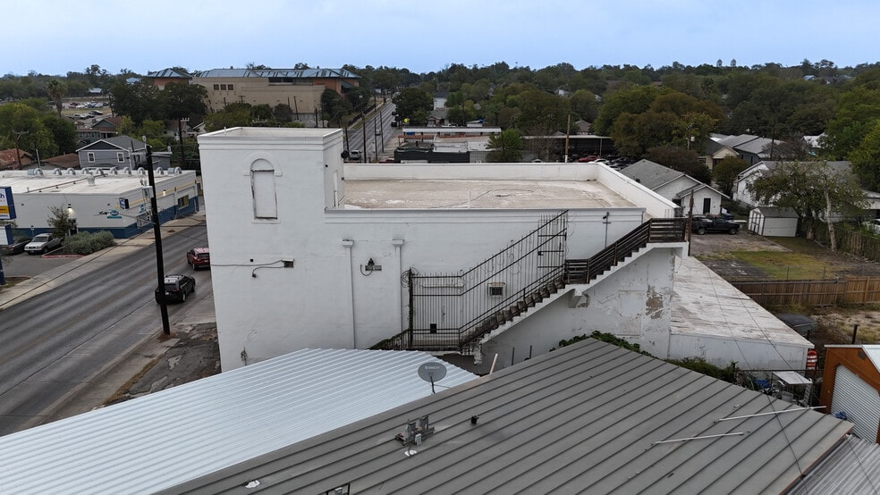 More Photos Of 1426 S New Braunfels Ave, San Antonio Freestanding For Sale