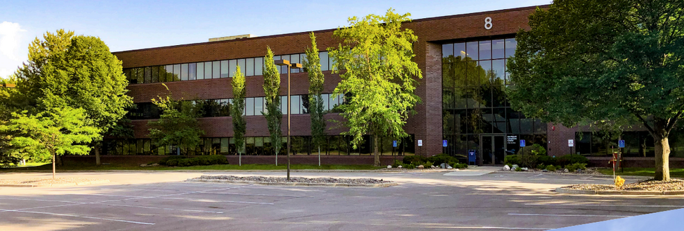 Primary Photo Of 8 Pine Tree Dr, Arden Hills Office For Lease