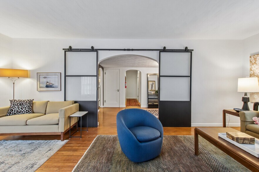 More Photos Of 399 W Main St, Greenwood Office For Sale