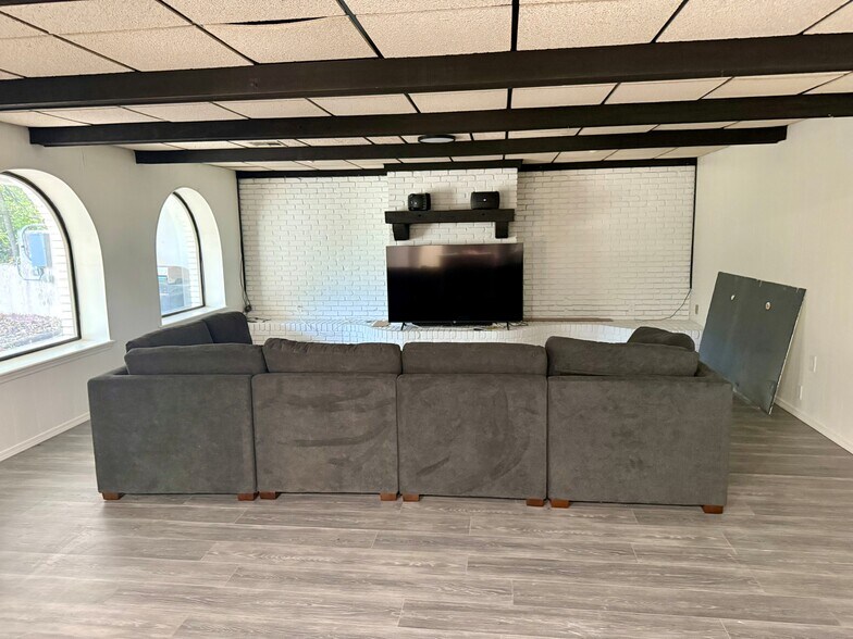 More Photos Of 1144 Buckstitch Rd, Sulphur Industrial For Sale