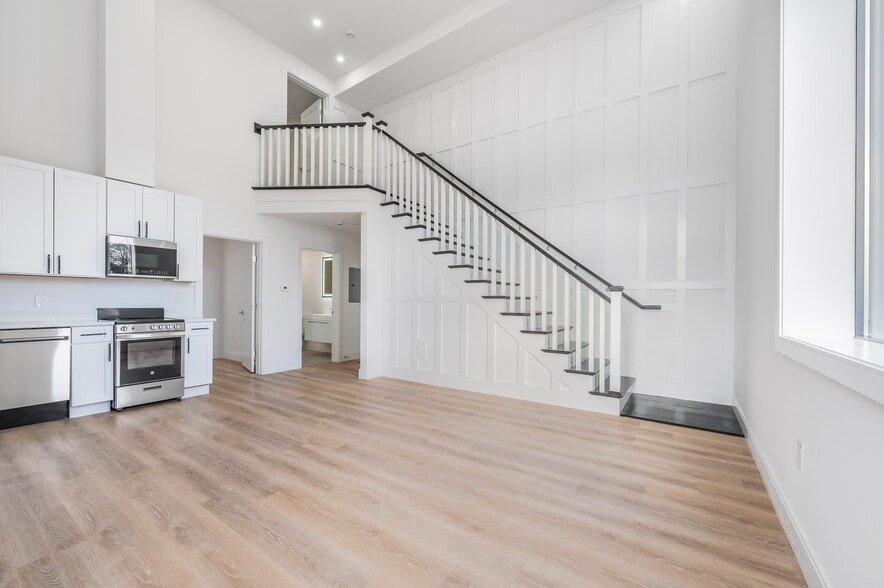 More Photos Of 536 Broadway, Everett Apartments For Sale