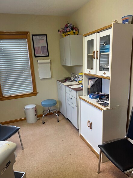More Photos Of 244 N Broadway, Pennsville Medical For Lease