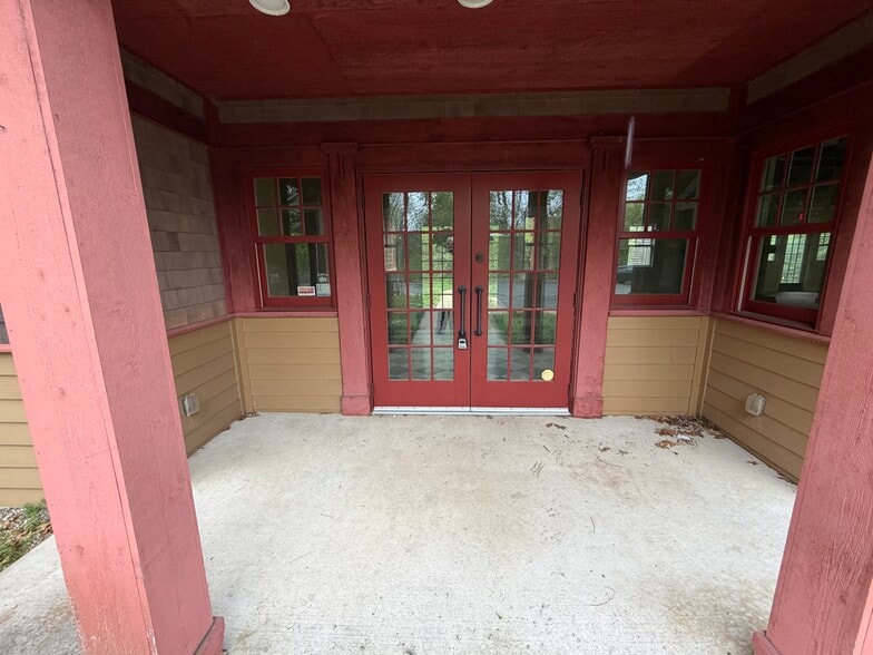 More Photos Of 15638 IN-23, Granger Freestanding For Lease