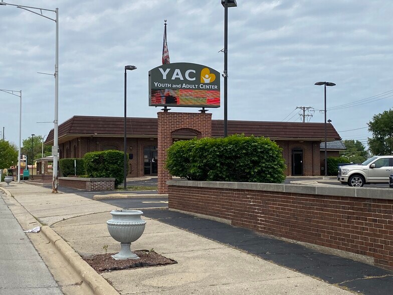 Primary Photo Of 25 E 16th St, Chicago Heights Loft Creative Space For Sale