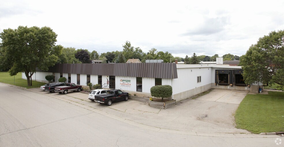 More Photos Of 525 Jefferson St, Fort Atkinson Manufacturing For Sale