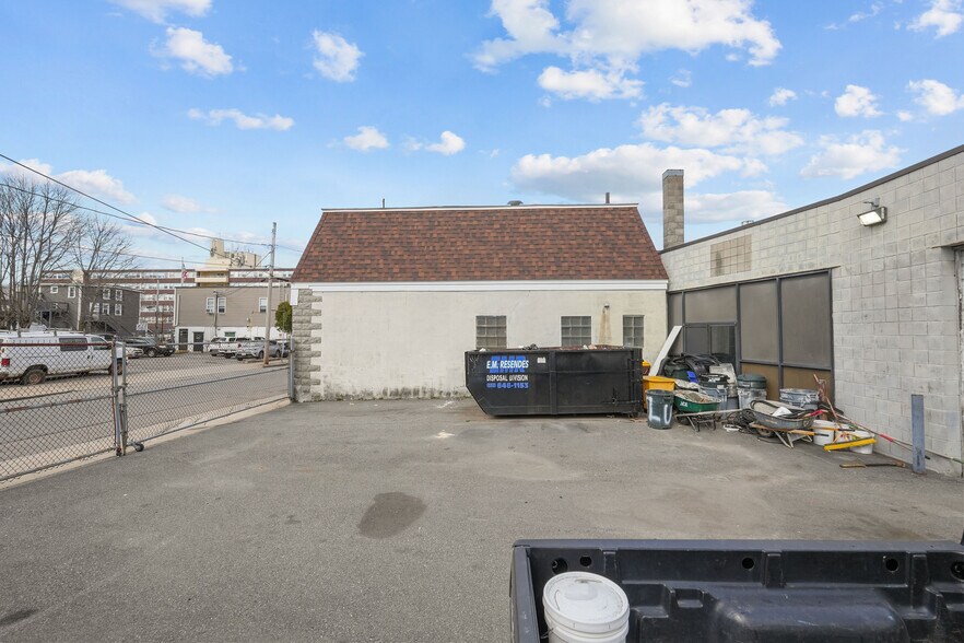 More Photos Of 138 Morgan St, Fall River Warehouse For Sale
