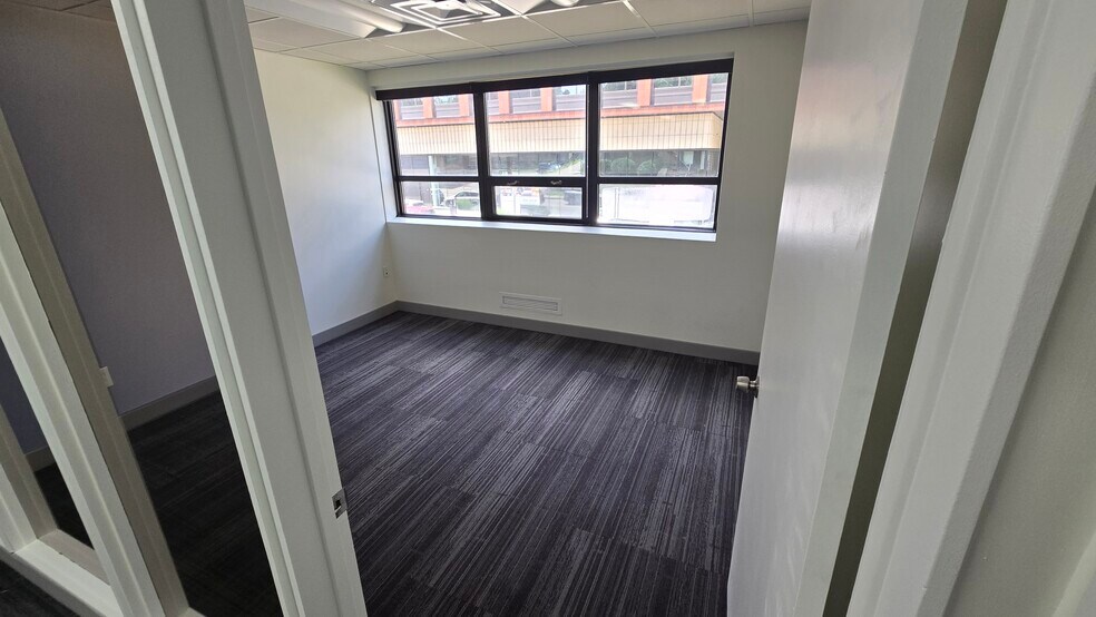 More Photos Of 5020 Centre Ave, Pittsburgh Office For Lease