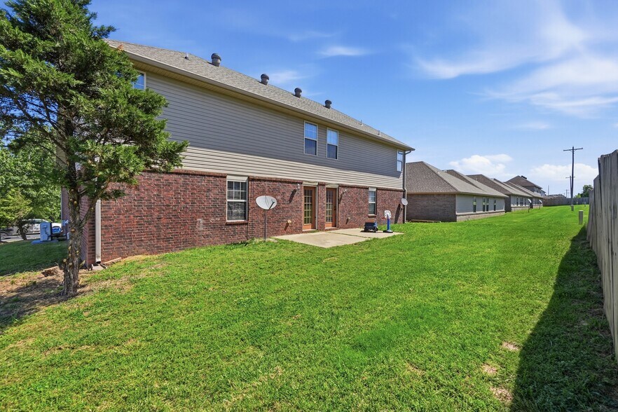 More Photos Of 3403 SW Deerfield Blvd, Bentonville Multifamily For Sale