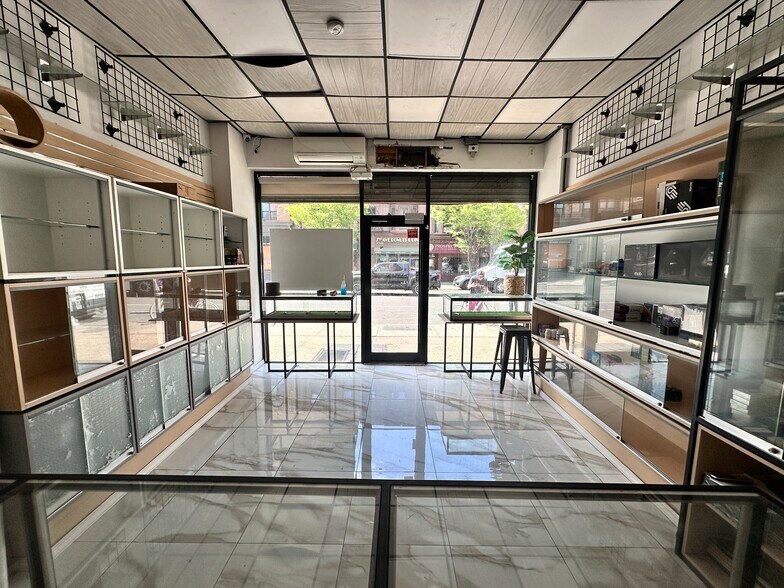More Photos Of 319 7th Ave, Brooklyn Storefront Retail Residential For Lease
