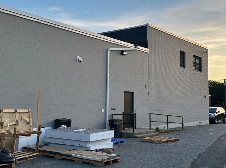 More Photos Of 10 Lowell Ave, Winchester Warehouse For Lease