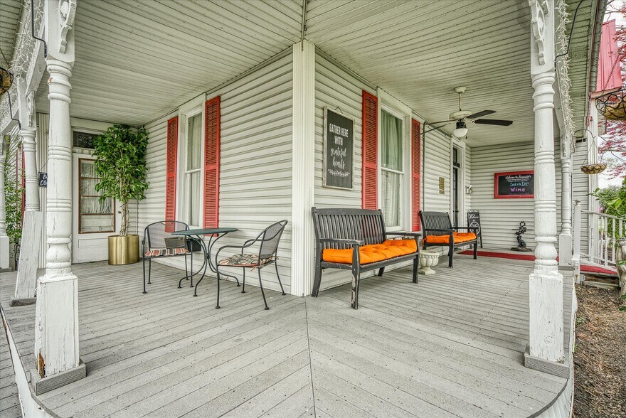 More Photos Of 232 N Peachtree Ave, Cookeville Restaurant For Sale