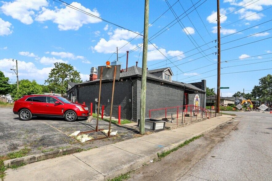More Photos Of 2023 E Southeastern Ave, Indianapolis Restaurant For Sale