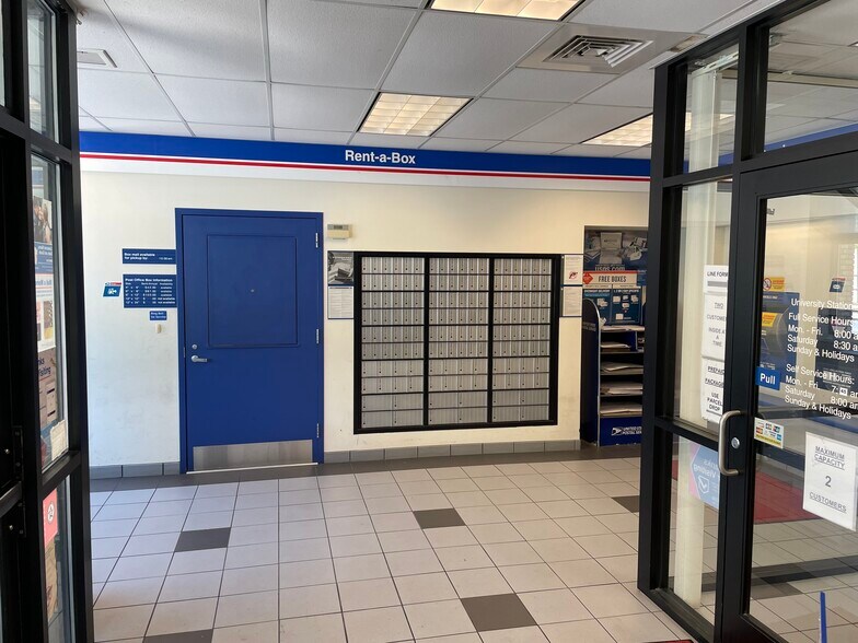 More Photos Of 441 N Lake St, Madison Storefront Retail Office For Sale