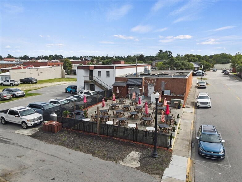 More Photos Of 201 Laurel St, Conway Restaurant For Sale