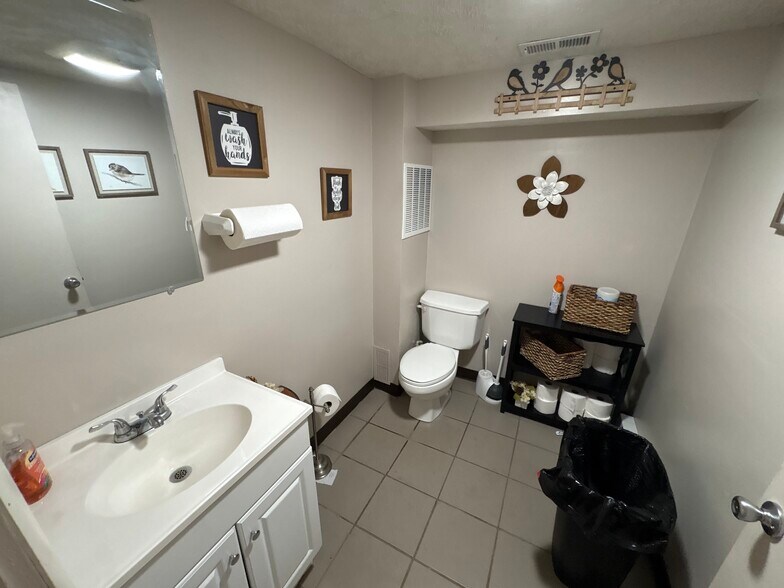 More Photos Of 707 Widewater Dr, Lafayette Industrial For Lease