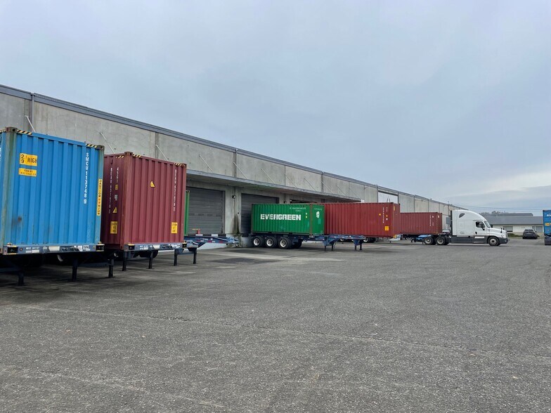 More Photos Of 2330 Port of Tacoma Rd, Tacoma Warehouse For Lease