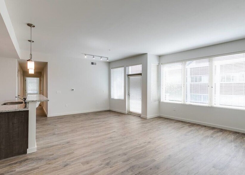 More Photos Of 3900 Monument Ave, Richmond Apartments For Sale