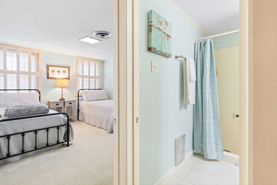 More Photos Of 53447 Highway 290, Hempstead Specialty For Sale