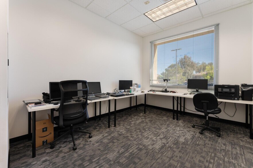 More Photos Of 9890 S Maryland Pky, Las Vegas Unknown For Lease