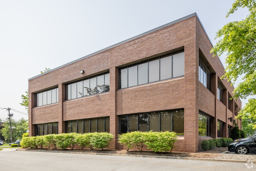 More Photos Of 355 Murray Hill Pky, East Rutherford Office For Lease