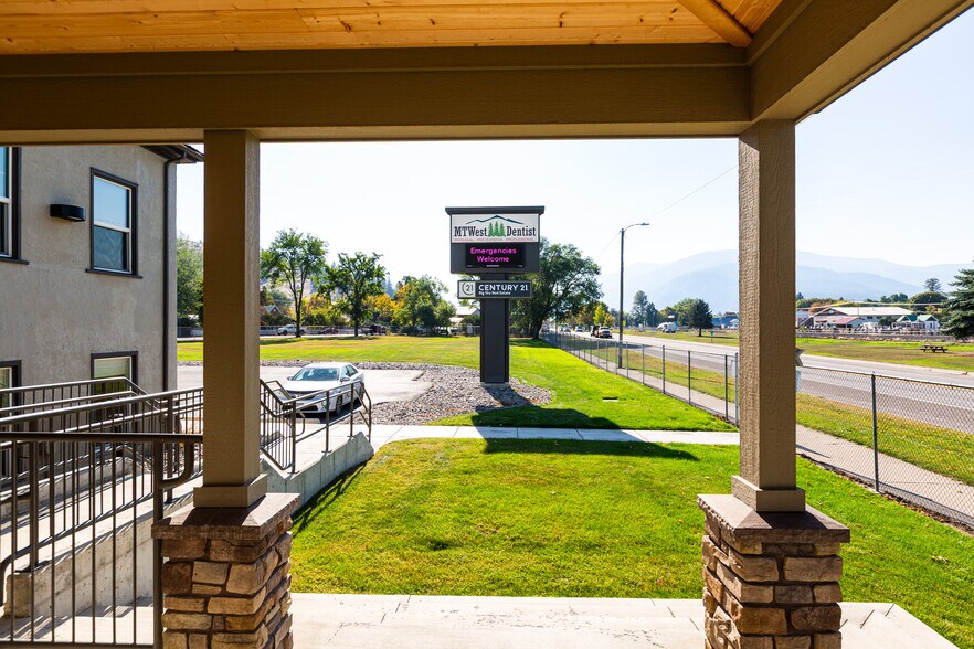 More Photos Of 200 W Railroad Ave, Plains Medical For Sale