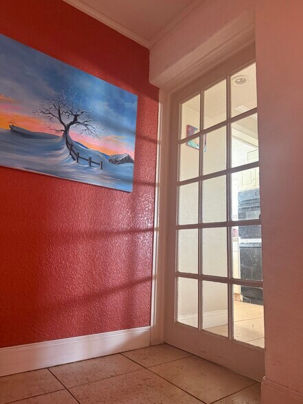 More Photos Of 336 E International Speedway Blvd, Daytona Beach Restaurant For Sale