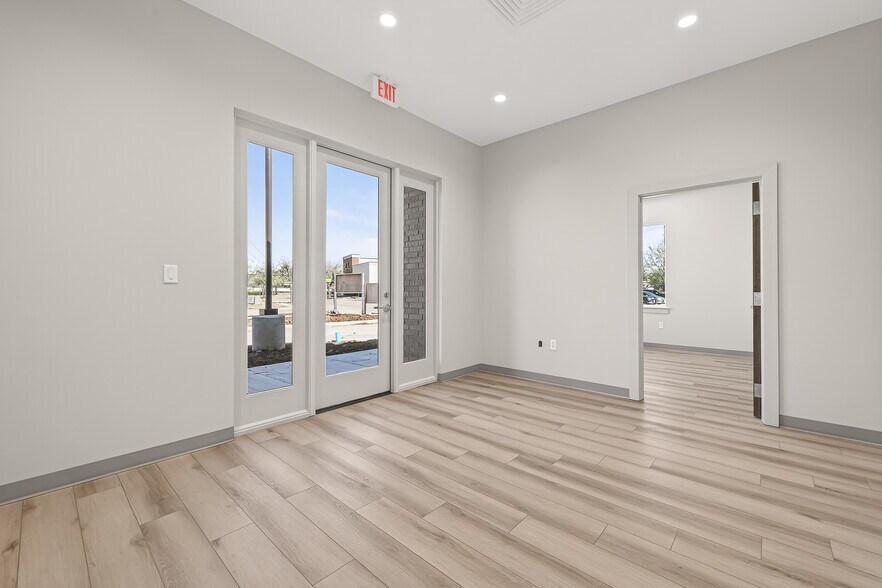 More Photos Of 217 Promenade Way, Sugar Land Office For Sale