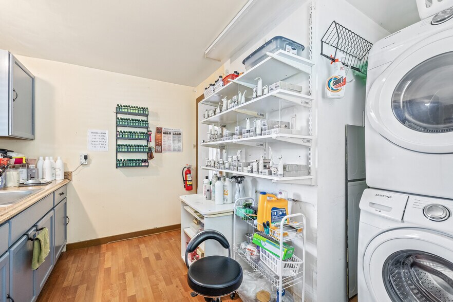 More Photos Of 805 Turner St, Clearwater Office For Sale