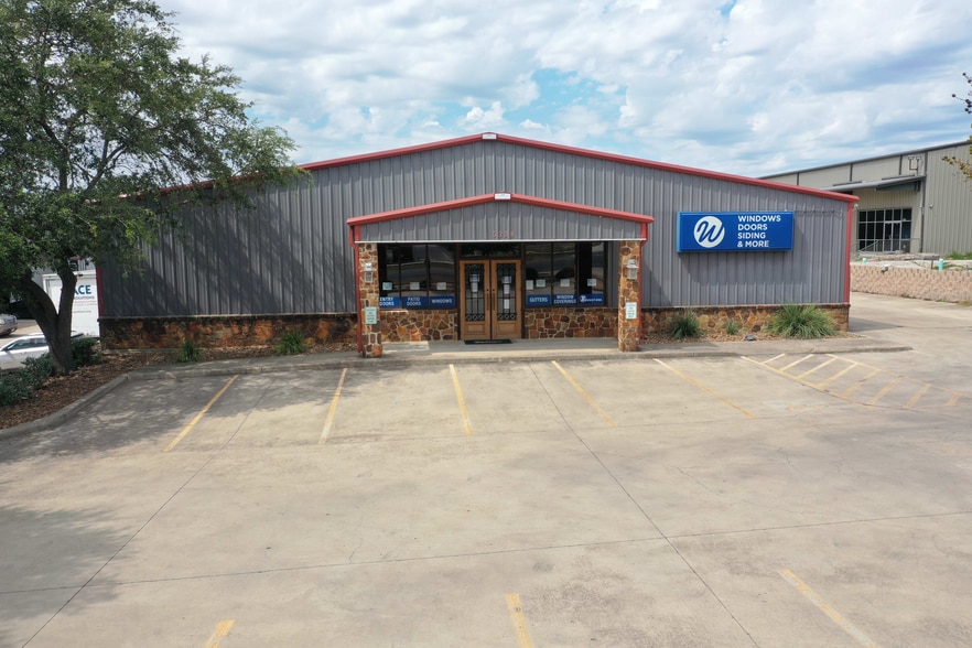 More Photos Of 5238 Evers Rd, San Antonio Warehouse For Sale