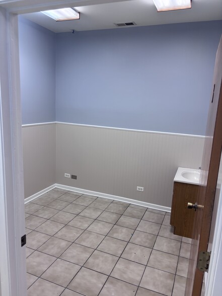 More Photos Of 3224 W Armitage Ave, Chicago Storefront Retail Residential For Lease