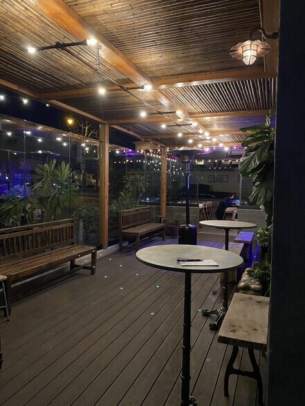 More Photos Of 450 Main St, El Segundo Restaurant For Lease