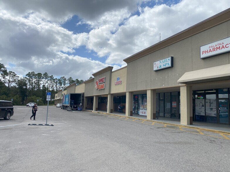 More Photos Of 164 S US Highway 17, East Palatka General Retail For Lease