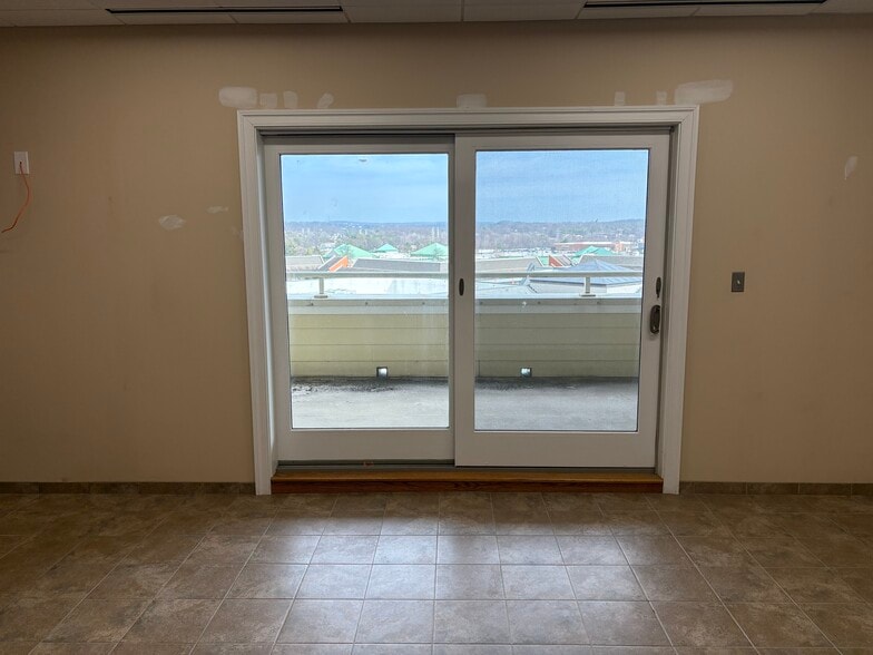 More Photos Of 8100 Sandpiper Cir, Nottingham Medical For Sale