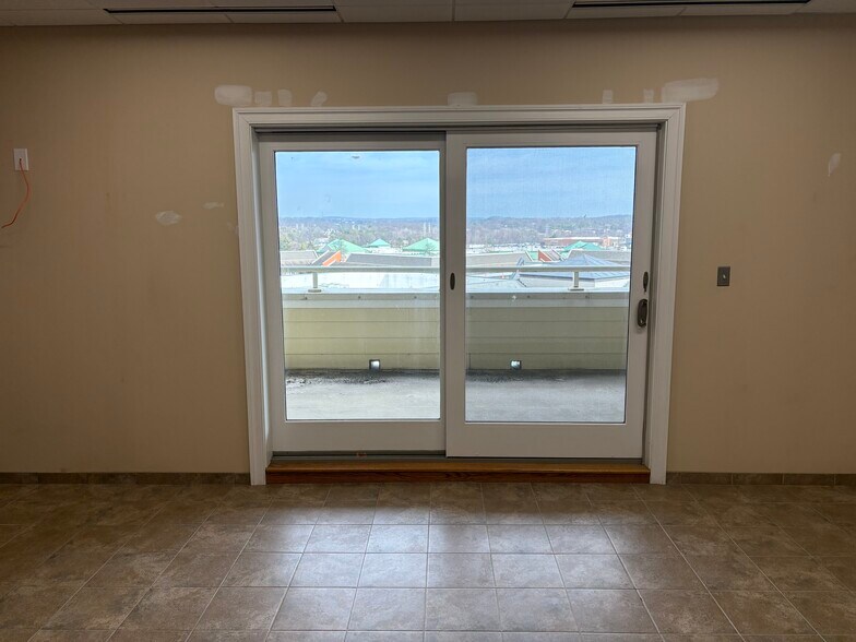 More Photos Of 8100 Sandpiper Cir, Nottingham Medical For Sale
