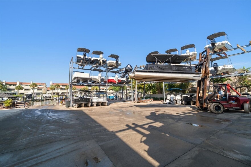 More Photos Of 2400 Bayshore Blvd, Dunedin Marina For Sale
