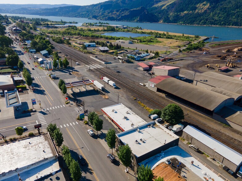 More Photos Of 105 Steuben st, Bingen General Retail For Sale