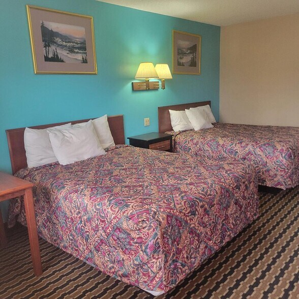 More Photos Of 1515 Blue Acres St, Crete Hotel For Sale