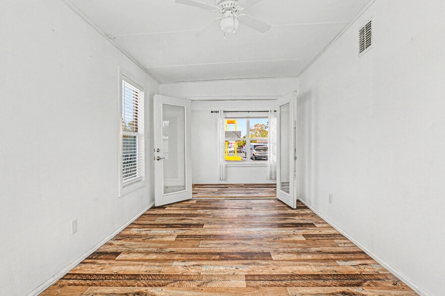 More Photos Of 1201 Cassat Ave, Jacksonville Medical For Sale