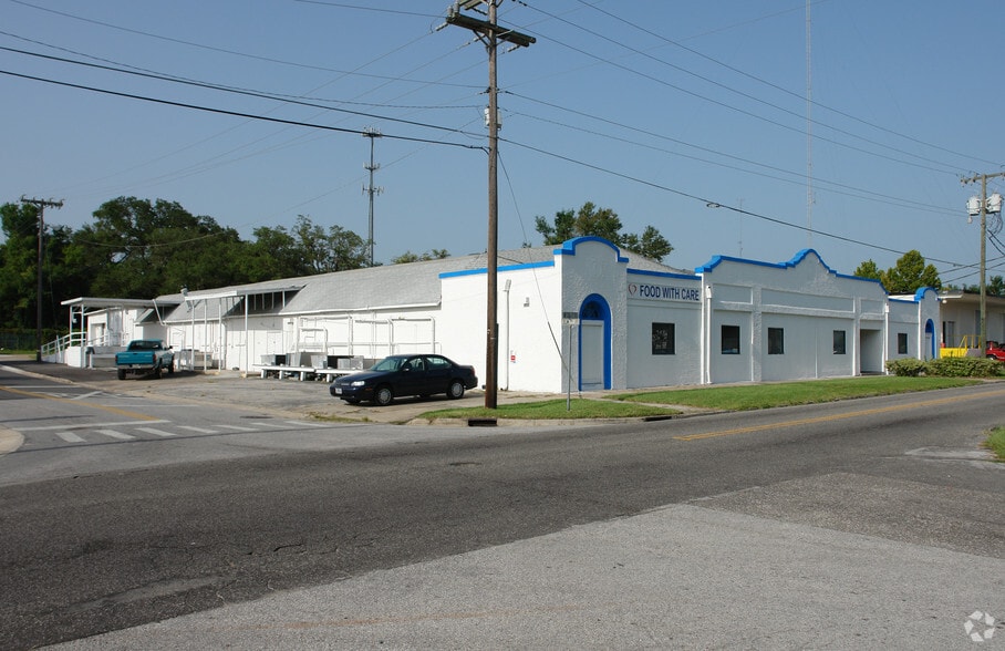 More Photos Of 401 W 13th St, Sanford Warehouse For Sale