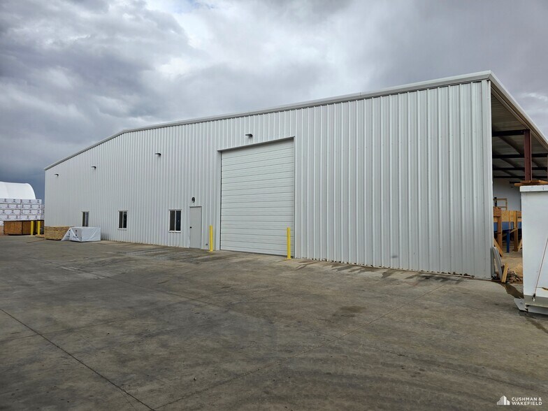 More Photos Of 900 Lone Tree Ln, Nunn Warehouse For Sale