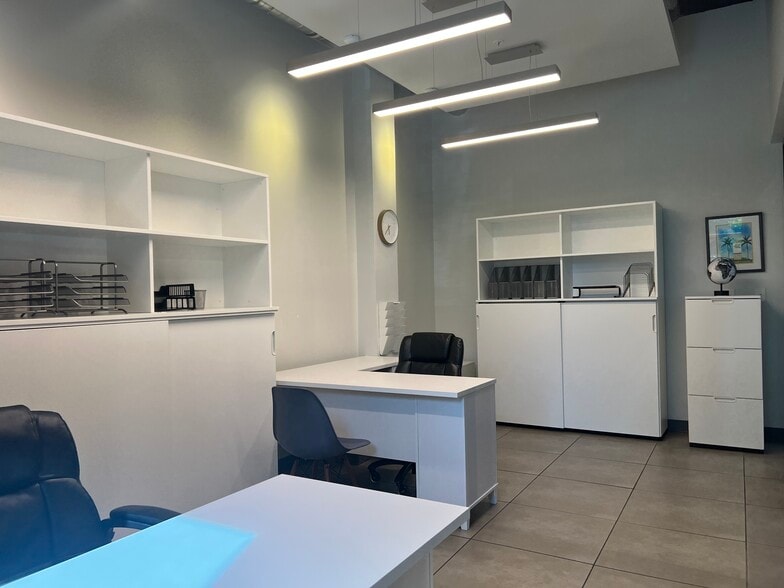 More Photos Of 7500 NW 25th St, Miami Office For Sale