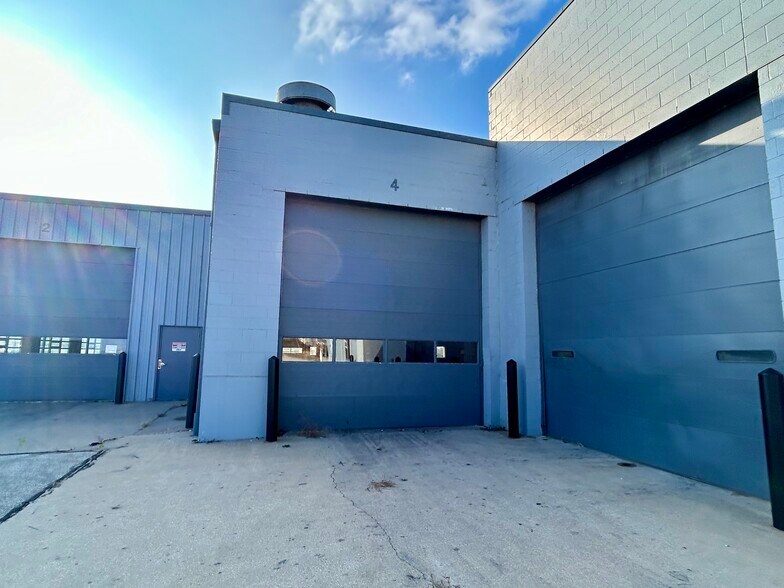 More Photos Of 207 Causeway Blvd, La Crosse Industrial For Sale