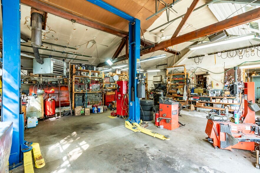 More Photos Of 2811 NY-82, Pleasant Valley Manufacturing For Sale