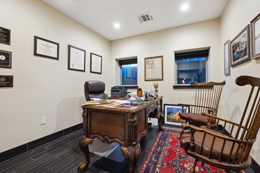 More Photos Of 1221 Studewood St, Houston Medical For Sale