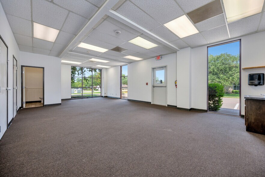 More Photos Of 132 El Chico Trl, Willow Park Medical For Sale