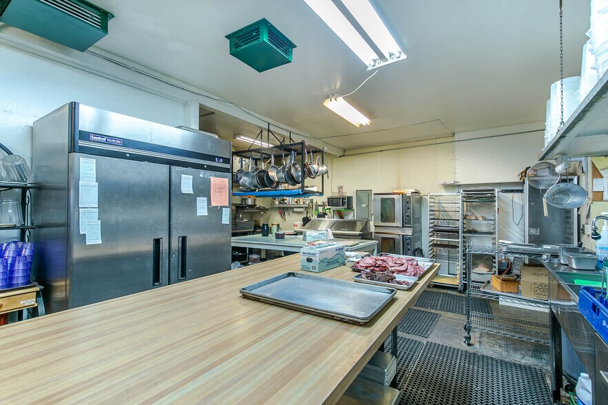More Photos Of 14836 OR-38, Elkton Restaurant For Sale