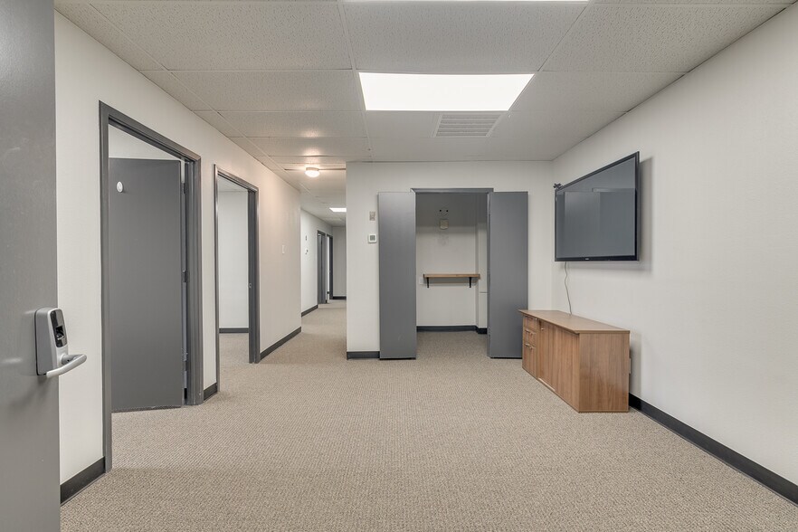 More Photos Of 4925 Davis Blvd, North Richland Hills Office For Sale