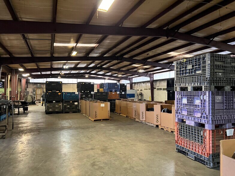 More Photos Of 1207 Butler St, Oxford Warehouse For Sale
