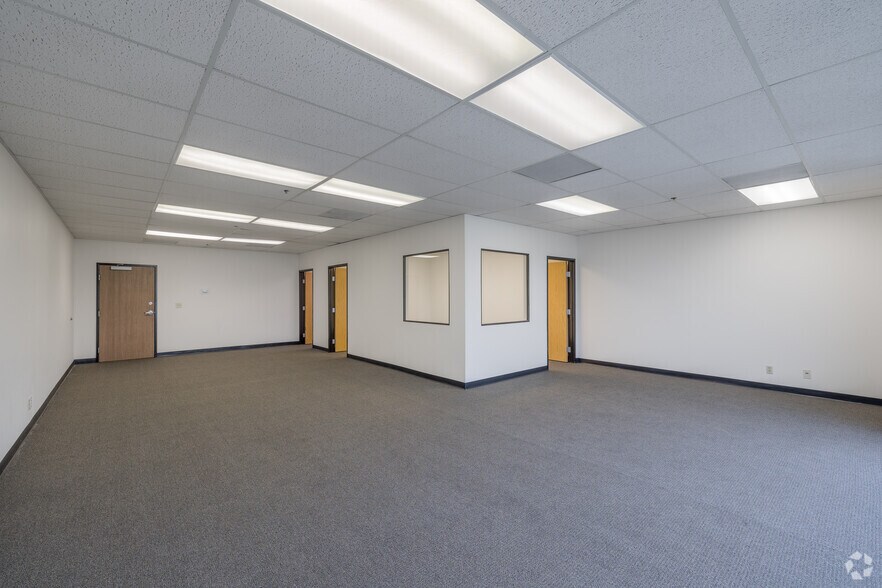 More Photos Of 350 S Crenshaw Blvd, Torrance Unknown For Lease